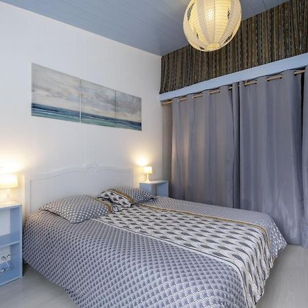 Appartement Les Volets Bleus T3 de 80 m2 patio privatif à Rochefort-sur-Mer Extérieur photo