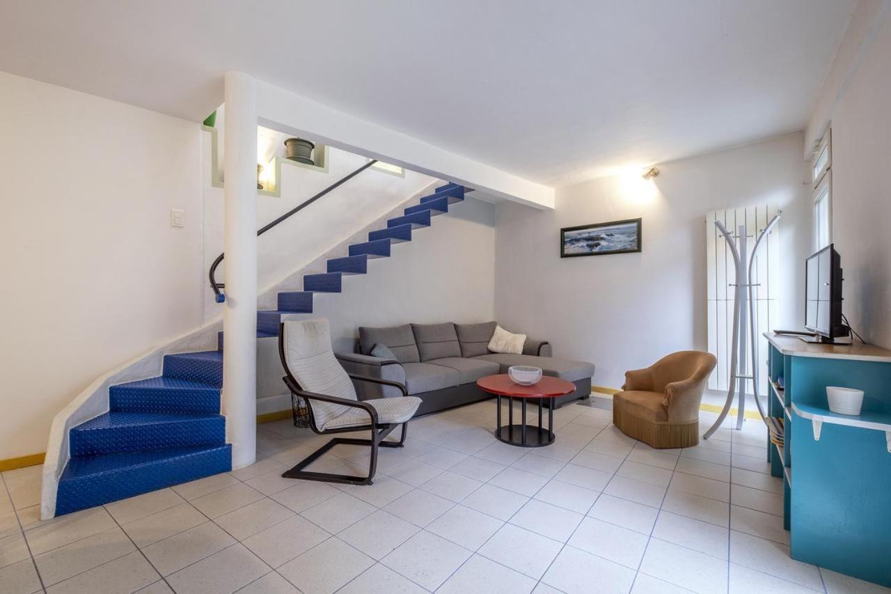 Appartement Les Volets Bleus T3 de 80 m2 patio privatif à Rochefort-sur-Mer Extérieur photo