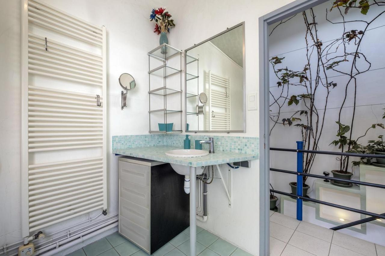 Appartement Les Volets Bleus T3 de 80 m2 patio privatif à Rochefort-sur-Mer Extérieur photo