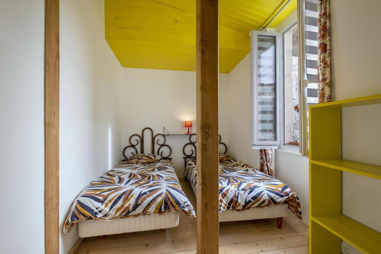 Appartement Les Volets Bleus T3 de 80 m2 patio privatif à Rochefort-sur-Mer Extérieur photo