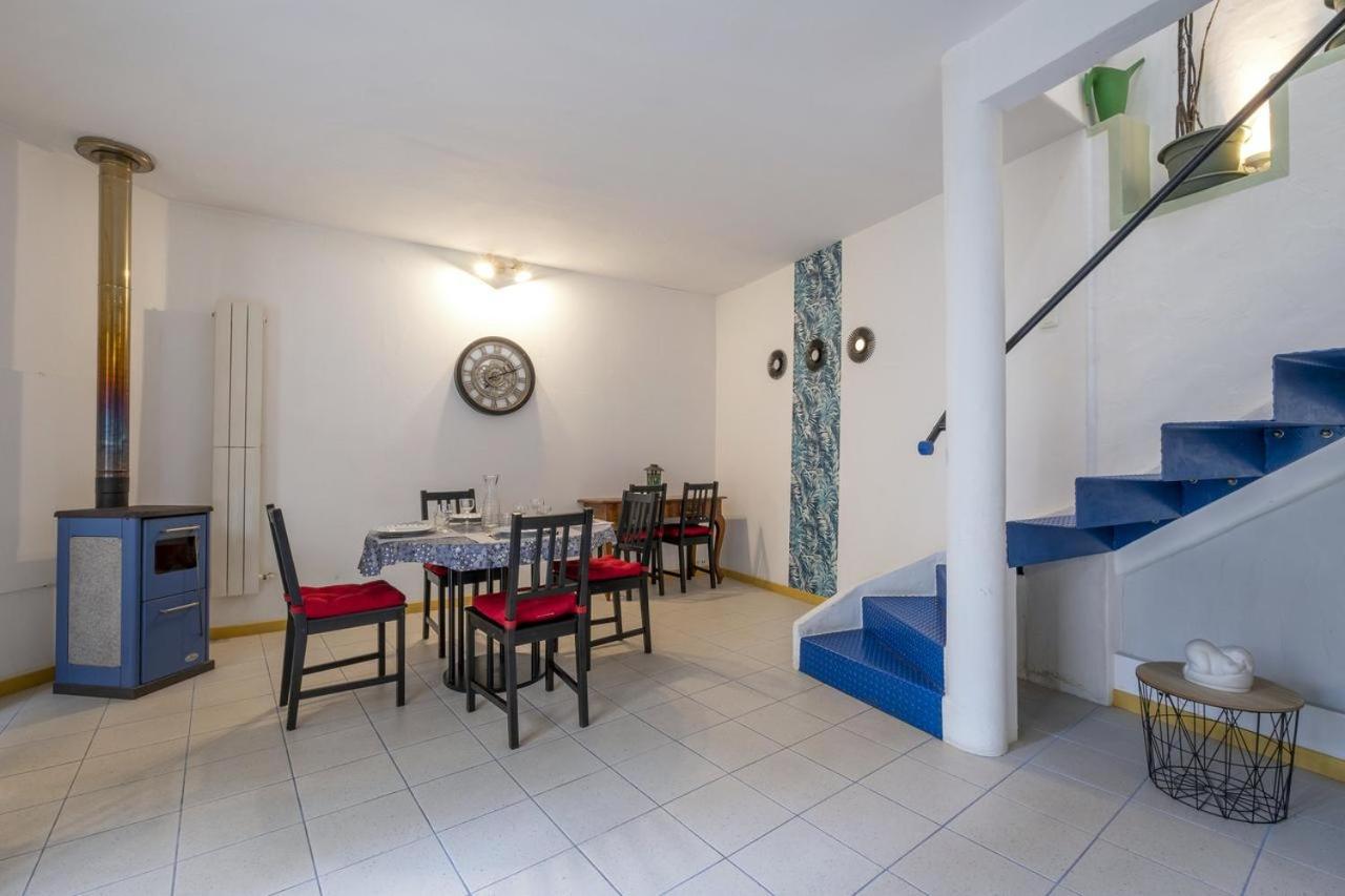 Appartement Les Volets Bleus T3 de 80 m2 patio privatif à Rochefort-sur-Mer Extérieur photo
