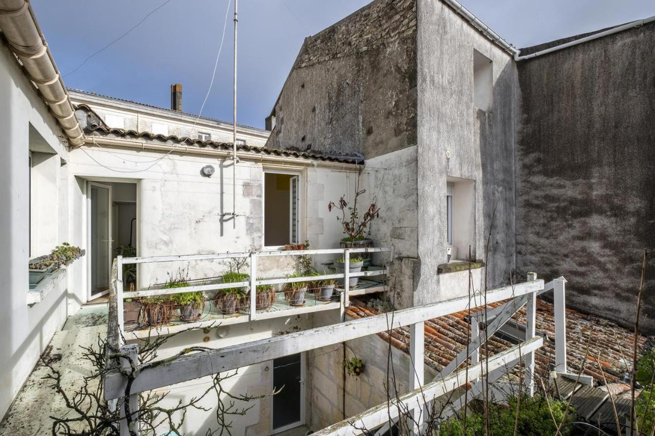 Appartement Les Volets Bleus T3 de 80 m2 patio privatif à Rochefort-sur-Mer Extérieur photo